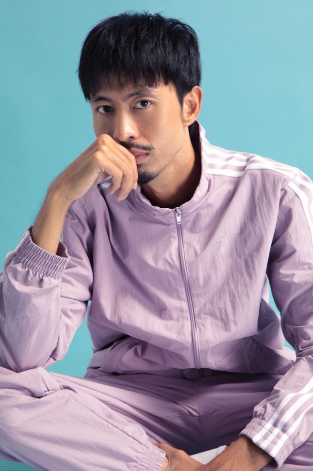 Hết lên rừng rồi xuống biển, Đen Vâu trở lại và bay tận... lên trời để quay MV mới ảnh 6