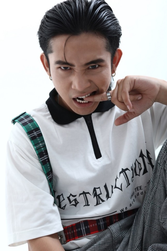 Vừa gây bão tại “Rap Việt”, Ricky Star đội Binz tung MV kể chuyện vụt mất tình đầu ảnh 1