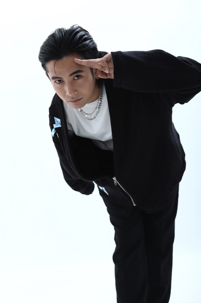 Vừa gây bão tại “Rap Việt”, Ricky Star đội Binz tung MV kể chuyện vụt mất tình đầu ảnh 3