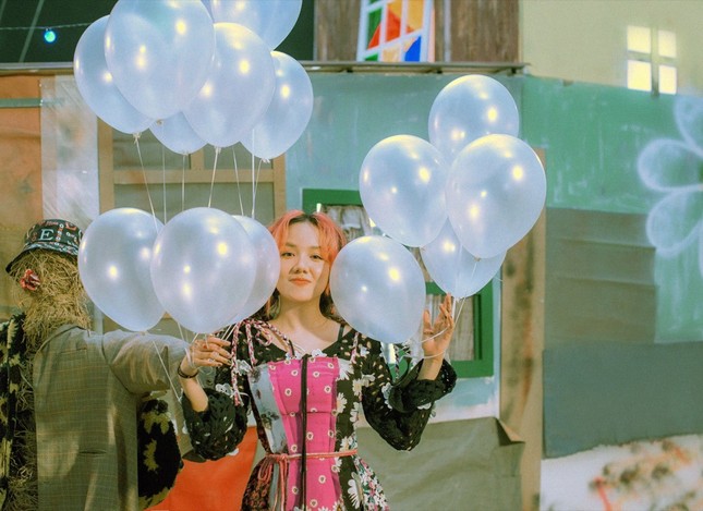 Phương Ly bật mí chi phí “không tưởng” cho 10 bộ trang phục “cực nghệ” trong MV mới ảnh 6