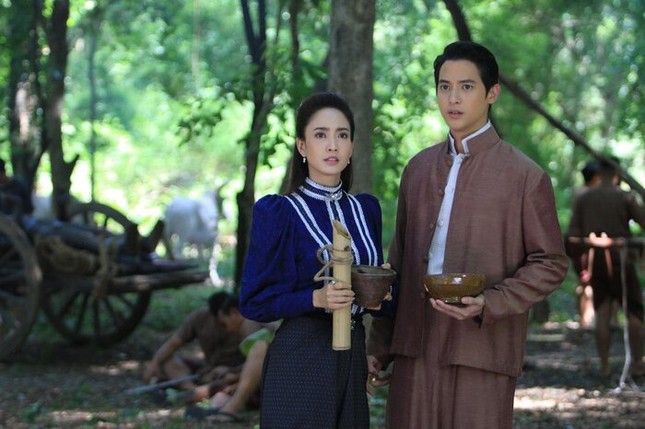 “Hoàng tử nụ cười” James Jirayu hội ngộ “Nữ thần rắn” Taew Natapohn trong dự án mới ảnh 2