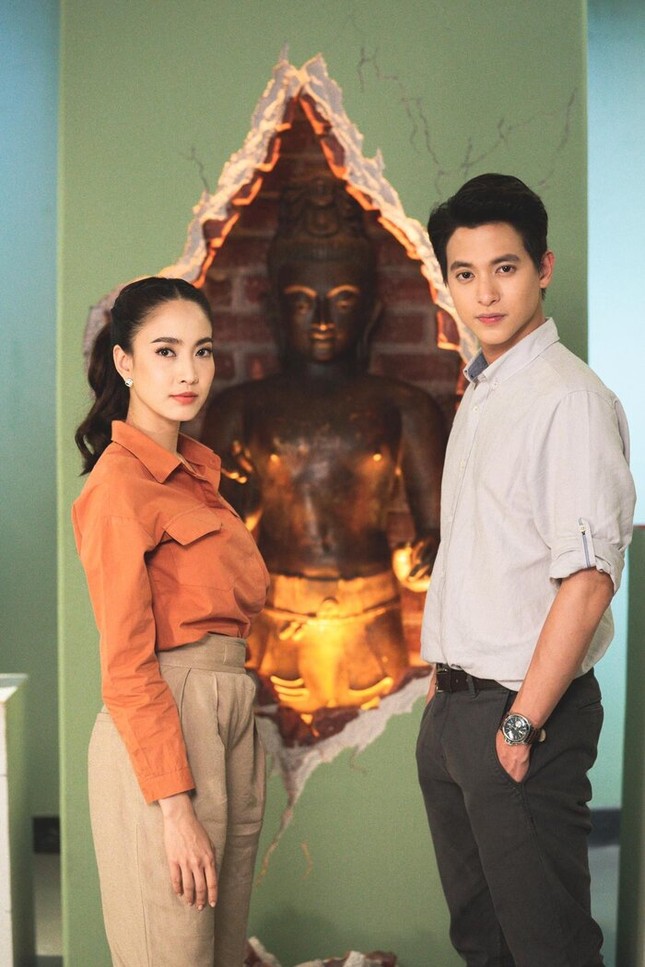 “Hoàng tử nụ cười” James Jirayu hội ngộ “Nữ thần rắn” Taew Natapohn trong dự án mới ảnh 1