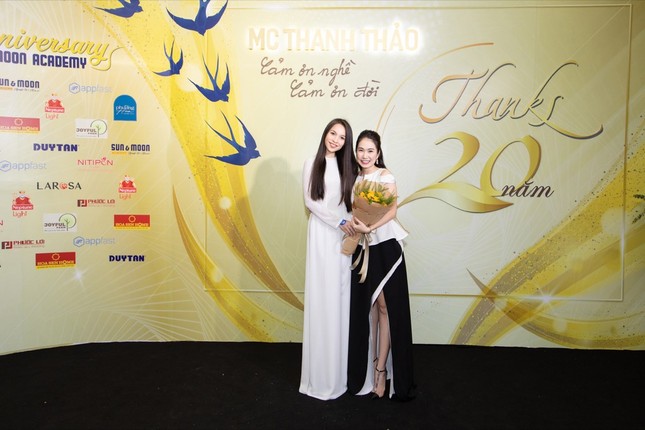 Thanh Thảo Hugo triệu tập “đại hội võ lâm” làng MC khiến thanh xuân 8x, 9x ùa về ảnh 4