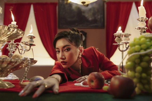 Orange tự sáng tác, bắn rap nhưng không thú vị bằng MV có nội dung “cà khịa” chuyện cũ ảnh 5