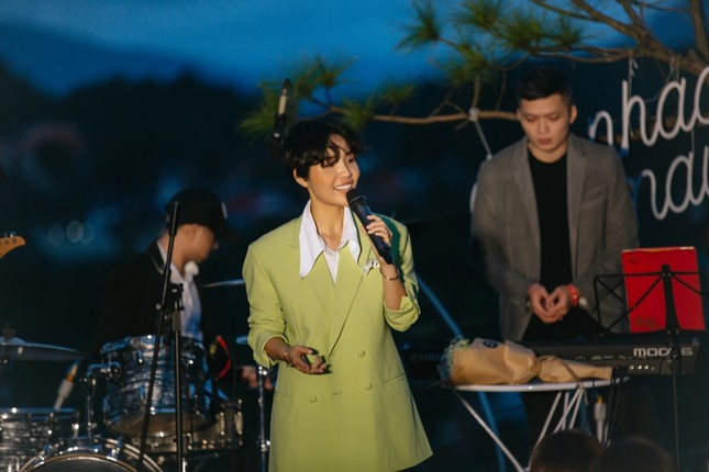 Vũ Cát Tường “phủ trắng” toàn bộ mạng xã hội, xác nhận lịch comeback sau 1 năm “ở ẩn” ảnh 3