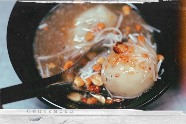 Bánh trôi tàu: Món ăn khiến bạn chỉ muốn xuýt xoa hơi ấm chiều đông những ngày cuối năm ảnh 3