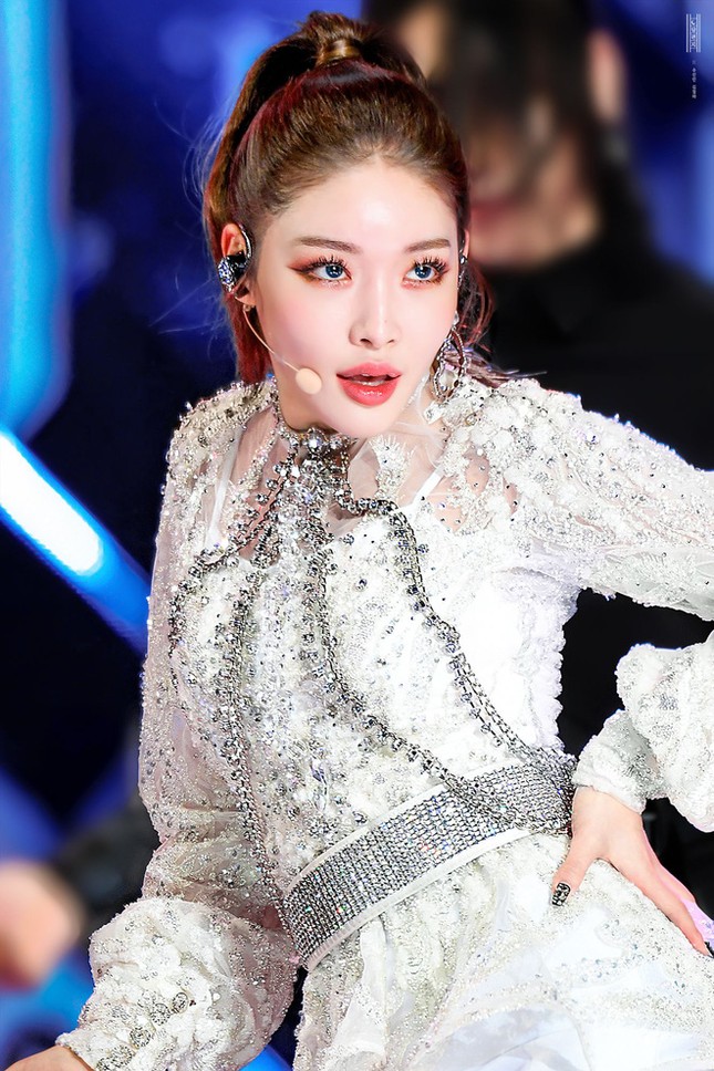 HOT: Chi Pu biểu diễn cùng Chung Ha, ATEEZ và loạt sao châu Á tại lễ hội âm nhạc quốc tế ảnh 3