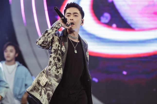 Thiều Bảo Trâm hóa công chúa ngọt ngào tỏa sáng trên sân khấu V Heartbeat ảnh 7