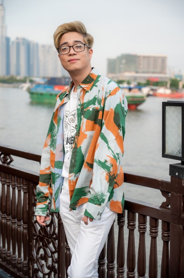 Khả Như “bức xúc” vì bị bắt làm “chuột bạch”, thân thiết với Bùi Anh Tuấn trên du thuyền ảnh 5