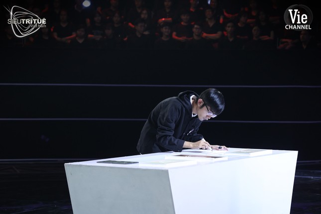Siêu Trí Tuệ Việt Nam: Thách thức Sudoku lập phương, cậu sinh viên giải đề không cần nhìn ảnh 4