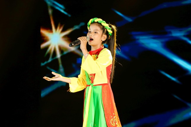 Giọng hát Việt nhí: Big Daddy - Emily thẳng tay “khóa âm” team Vũ Cát Tường - Hưng Cao ảnh 7