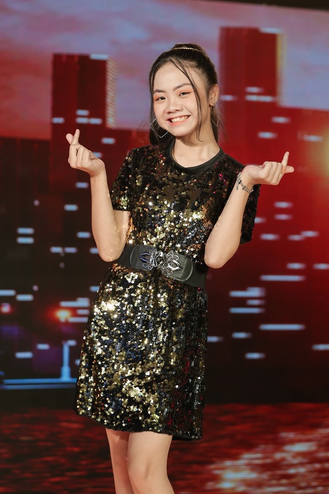 Big Daddy - Emily hai lần nhìn thí sinh yêu thích về đội đối thủ, nắm được “át chủ bài” phút chót ảnh 4
