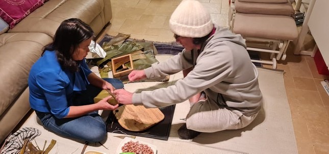 Nồi bánh chưng nóng bỏng giữa sa mạc Israel ảnh 1