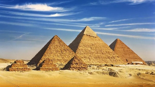 Giãi mã các di tích cổ đại của Ai Cập, Kim tự tháp Giza và tượng nhân sư ảnh 1