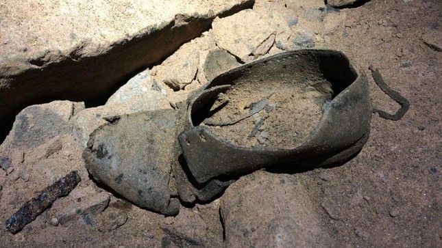 Những vật dụng bất ngờ trong mỏ coban bị bỏ hoang hàng thế kỷ ảnh 2