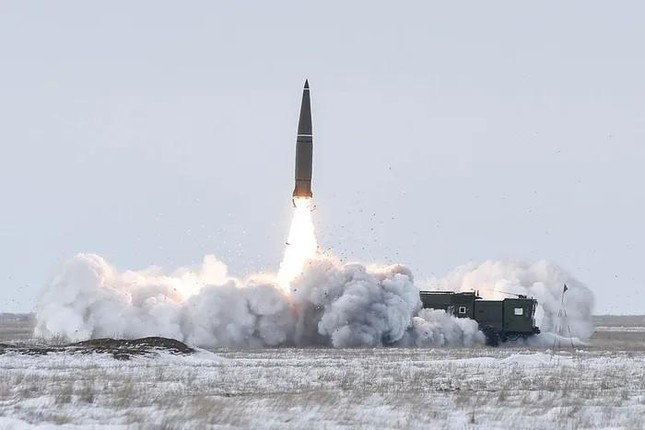Sức mạnh khủng khiếp của tên lửa Iskander-M được Nga sử dụng ở Ukraine ảnh 3