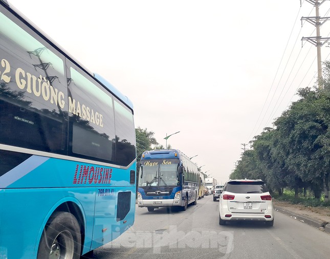 Người dân ùn ùn trở lại Thủ đô sau Tết, cao tốc Pháp Vân tăng nhiệt ảnh 4
