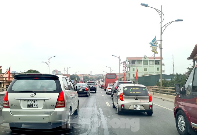 Người dân ùn ùn trở lại Thủ đô sau Tết, cao tốc Pháp Vân tăng nhiệt ảnh 1