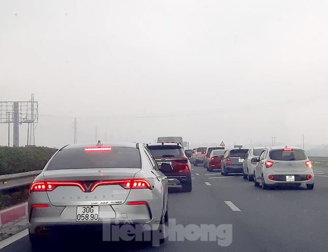 Người dân ùn ùn trở lại Thủ đô sau Tết, cao tốc Pháp Vân tăng nhiệt ảnh 7