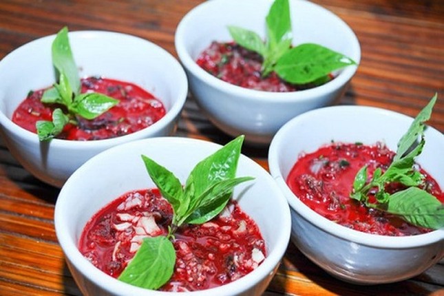 'Nghiện' tiết canh, nam thanh niên hôn mê, cả tổ sán to đùng trong não ảnh 1
