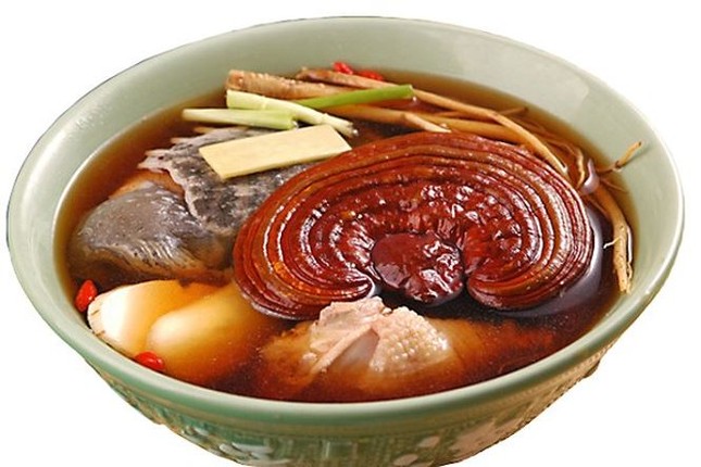 Nấm linh chi đại bổ nhưng 'cấm kỵ' tuyệt đối với những người có bệnh này ảnh 1