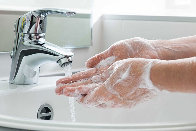 Trẻ nhỏ nhiễm Covid-19 sẽ được điều trị như thế nào? ảnh 1