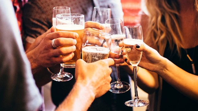 Những thói quen tăng nguy cơ mắc ung thư, nhiều người Việt làm hàng ngày ảnh 3