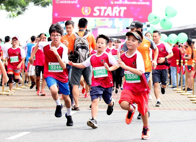 Giải chạy Marathon gây quỹ từ thiện của Đoàn Thanh niên Agribank ảnh 12