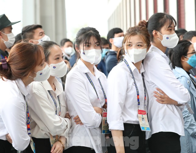 Xét nghiệm COVID-19 nhanh cho hàng nghìn cán bộ tham gia phục vụ Đại hội Đảng ảnh 10