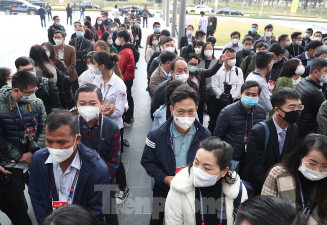 Xét nghiệm COVID-19 nhanh cho hàng nghìn cán bộ tham gia phục vụ Đại hội Đảng ảnh 6