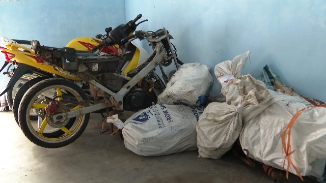 Triệt phá đường dây buôn lậu máy móc, linh kiện mô tô từ Lào về Huế ảnh 1