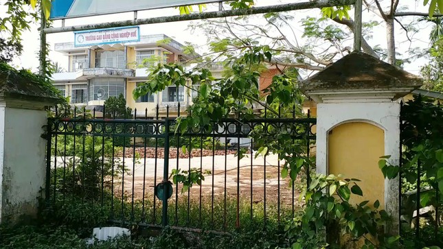 Vì sao cơ ngơi Trường CĐ Công nghiệp Huế ‘mắc cạn’ giữa rác? ảnh 6