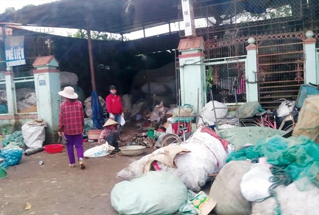 Dự án tiền tỷ ‘mắc cạn’, rác phế liệu tấn công khu dân cư, vây trạm y tế ảnh 1