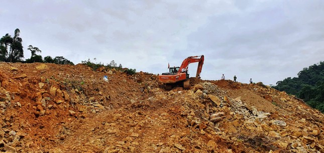 Cứu hộ tại Rào Trăng 3: Đưa chó nghiệp vụ vào hiện trường, nối lại công tác tìm kiếm ảnh 2