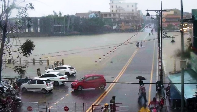 Thừa Thiên Huế: Mưa lớn diện rộng, nhiều nơi tái ngập lụt và sạt lở đất ảnh 11