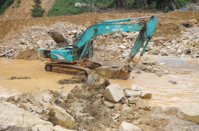 Cận cảnh ‘công trường đặc biệt’ tại Rào Trăng 3 - nơi phát hiện thi thể vùi dưới sông suối ảnh 9