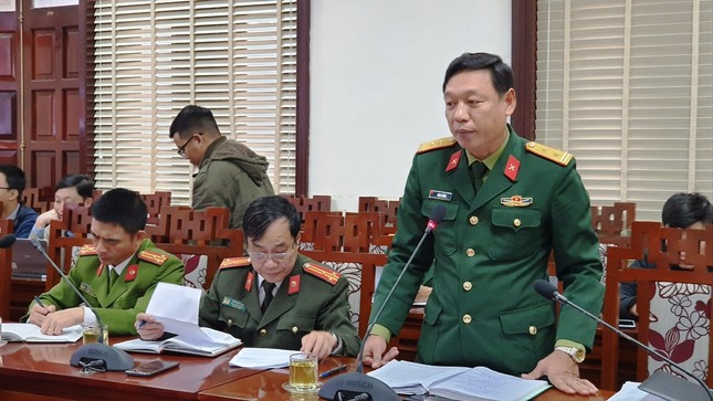 Tiếp tục họp bàn, thống nhất phương án tìm kiếm người còn mất tích tại Rào Trăng 3 ảnh 1