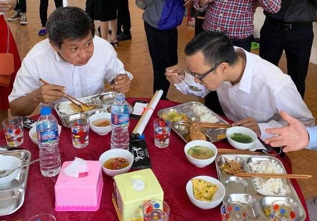 'Thù lao' 60 triệu nửa giờ 'bồi bàn' của ông Đoàn Ngọc Hải dành xây nhà cho người nghèo ảnh 2