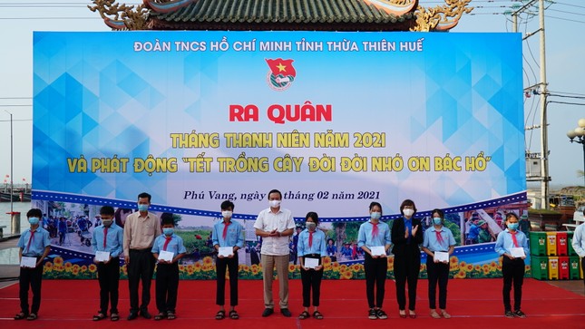 TT-Huế: Chung tay làm sạch, đẹp môi trường trong Tháng thanh niên ảnh 6