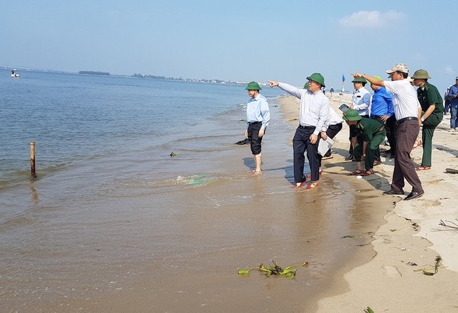 Cồn cát trên biển Cửa Đại tiếp tục dài ra gần 100m ảnh 2
