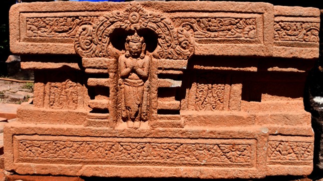 Phát hiện Linga-Yoni liền khối thế kỷ IX lớn nhất Việt Nam tại khu đền tháp Mỹ Sơn ảnh 1