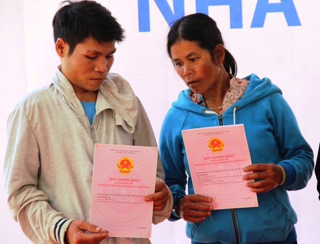 Người dân Trà Leng xúc động nhận nhà mới trước Tết ảnh 7