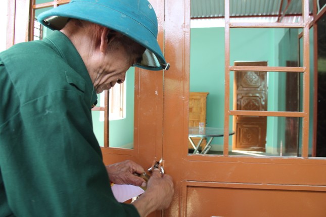 Người dân Trà Leng xúc động nhận nhà mới trước Tết ảnh 8