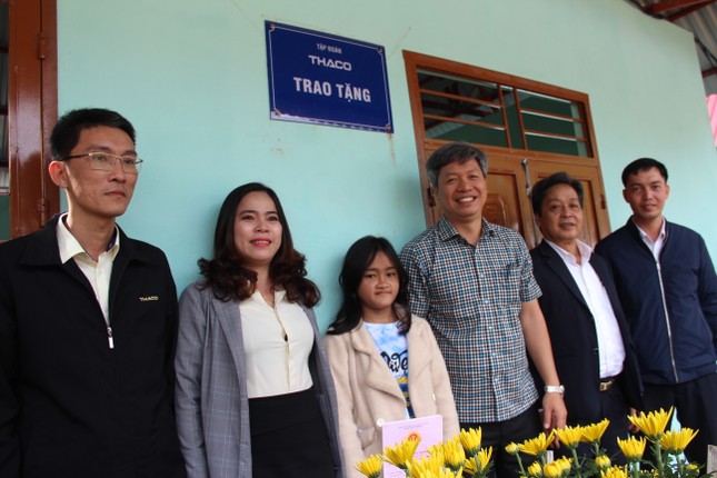 Người dân Trà Leng xúc động nhận nhà mới trước Tết ảnh 3