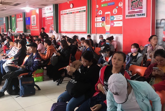 Ùn ùn về nghỉ lễ, cửa ngõ Hà Nội và TPHCM kẹt cứng ảnh 28