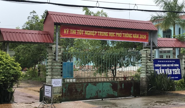 Gần 900.000 sỹ tử khẩu trang kín bưng làm thủ tục thi tốt nghiệp THPT ảnh 68