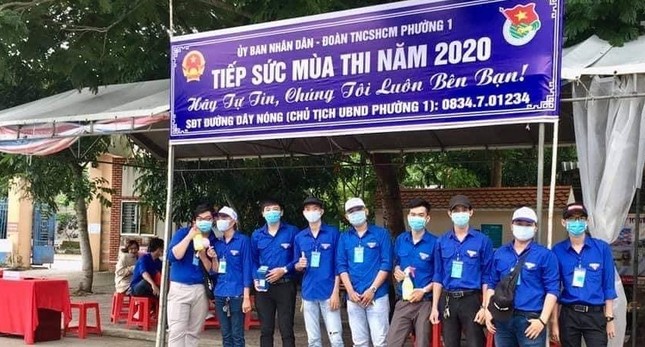 Gần 900.000 sỹ tử khẩu trang kín bưng làm thủ tục thi tốt nghiệp THPT ảnh 69