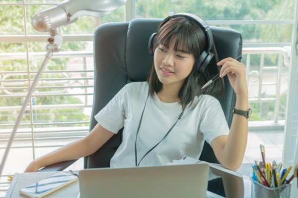 Nếu âm nhạc là một liều thuốc cho tâm hồn, liệu bạn đã đọc kỹ hướng dẫn trước khi dùng? ảnh 3