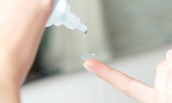 Nếu bạn đang đeo kính áp tròng, hãy chuyển sang kính thường để tránh bệnh dịch! ảnh 4
