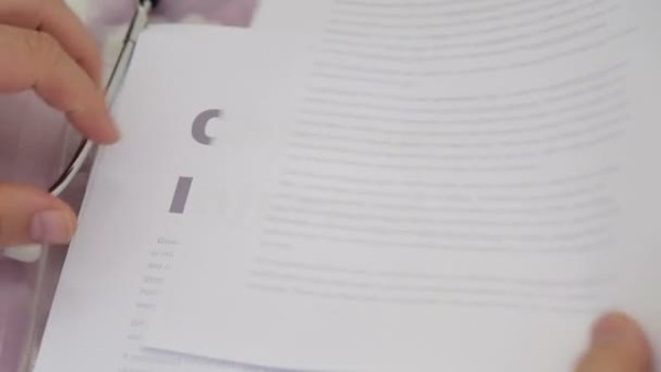Chồng qua đời vì COVID-19, vợ mới phát hiện ra chồng có “tiểu tam” suốt nhiều năm nay ảnh 2